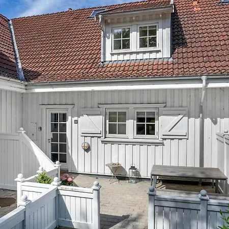 Ved Innsjøen I Nykøbing Sj Rørvig