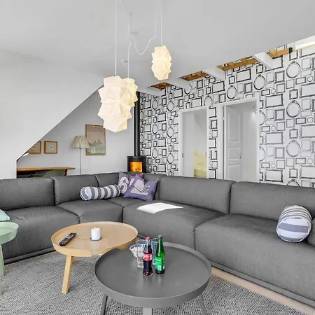 Front In Nykobing Sj דירה